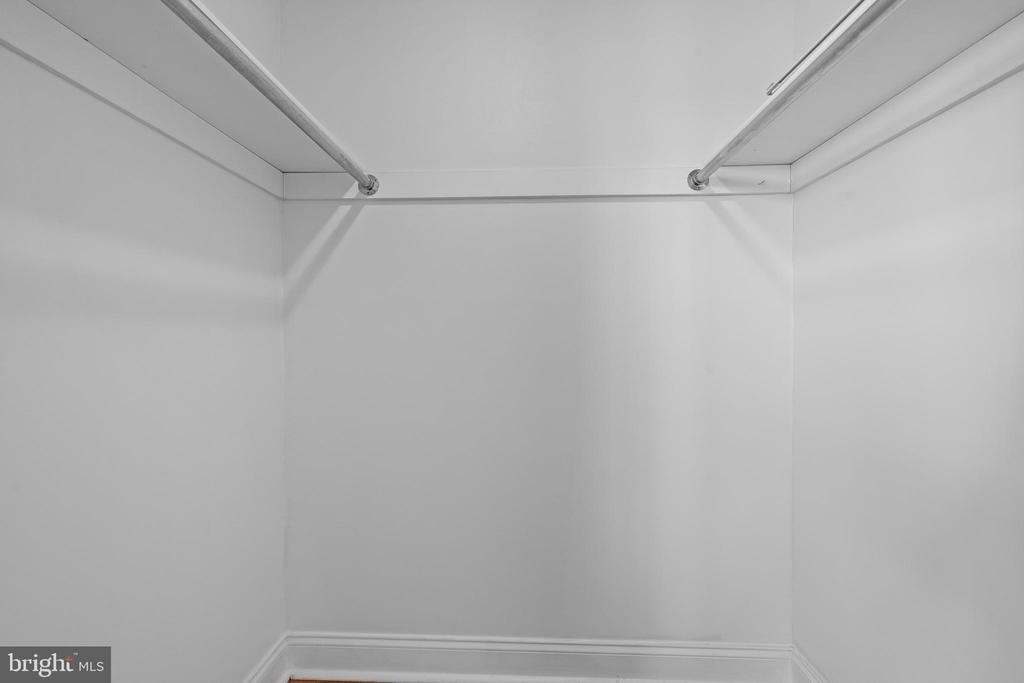 711 Windsor Street - Photo 13
