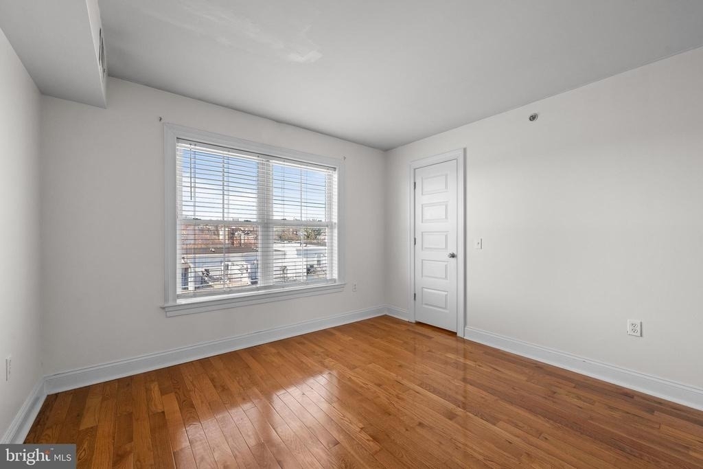 711 Windsor Street - Photo 12