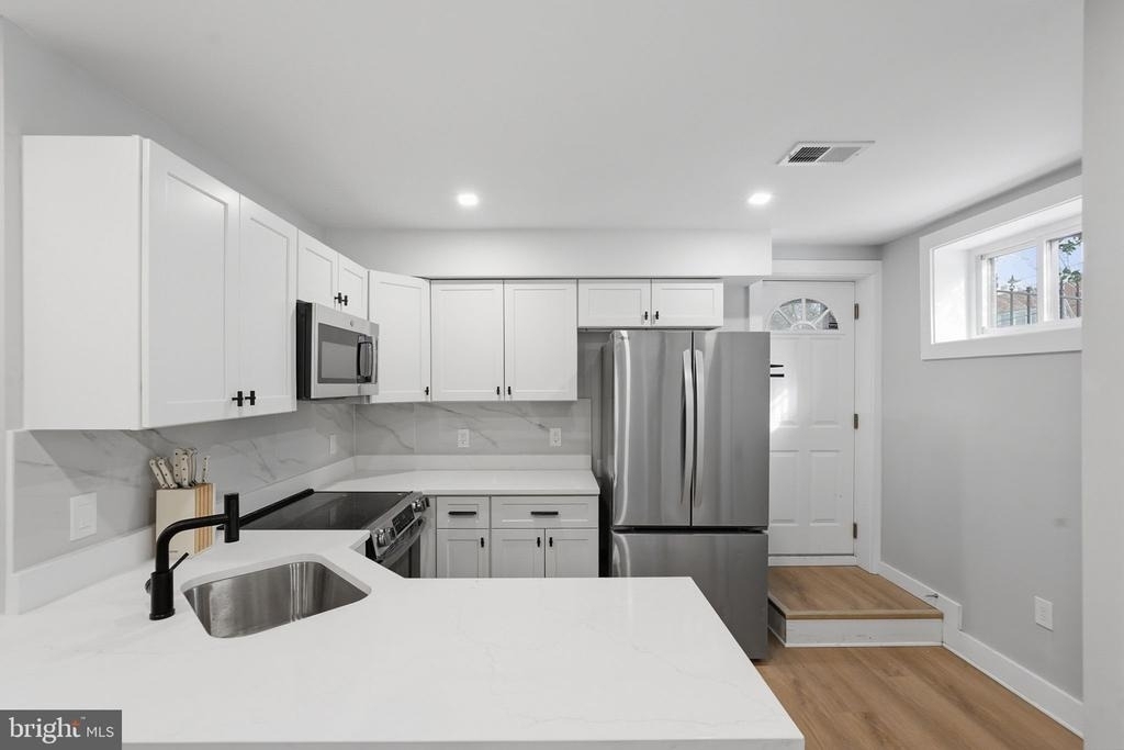 1301 Somerset Place Nw - Photo 0