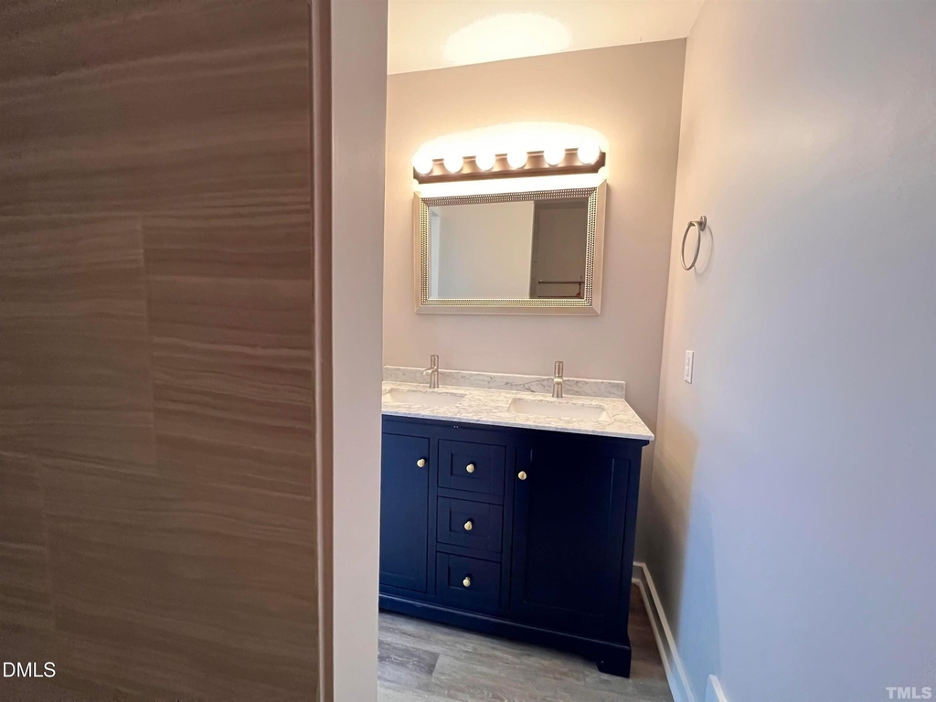220 Elizabeth Street - Photo 90