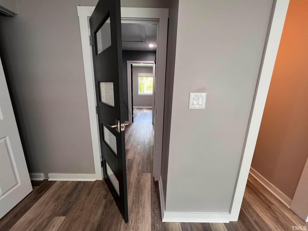 220 Elizabeth Street - Photo 30
