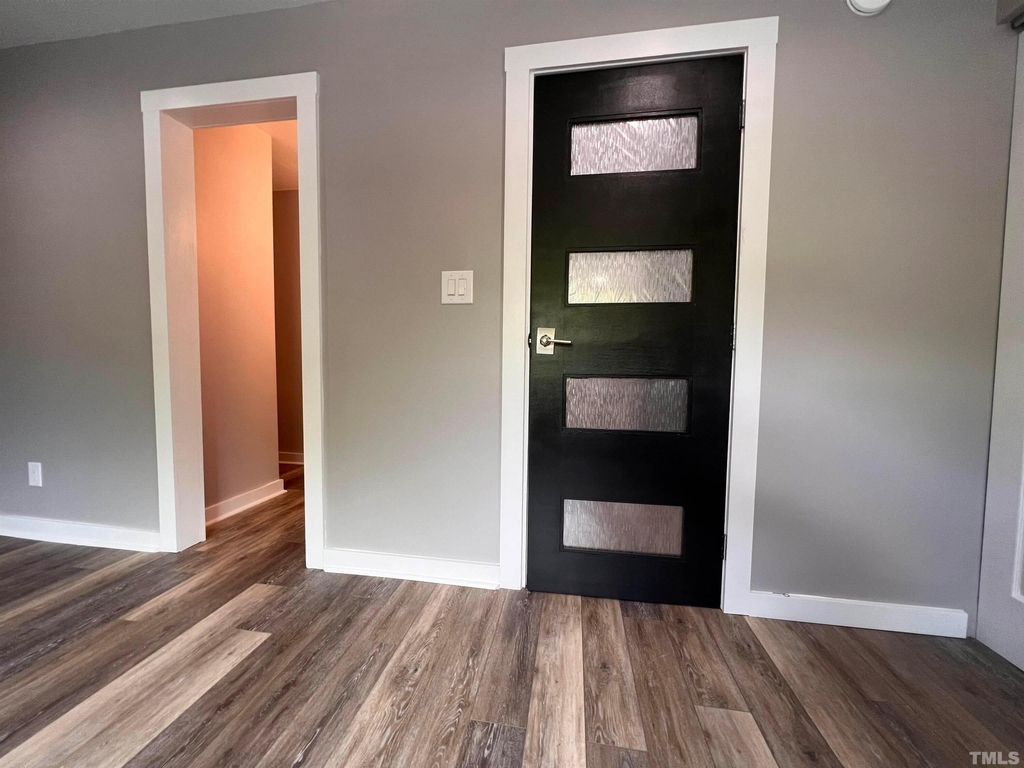220 Elizabeth Street - Photo 20