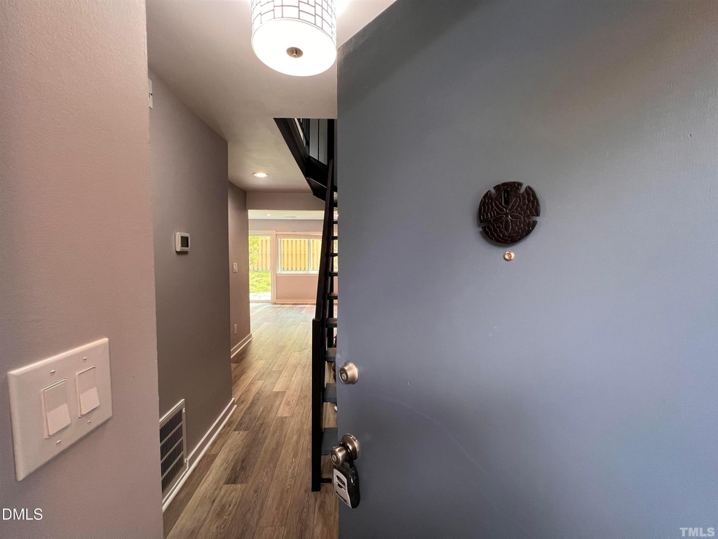 220 Elizabeth Street - Photo 55