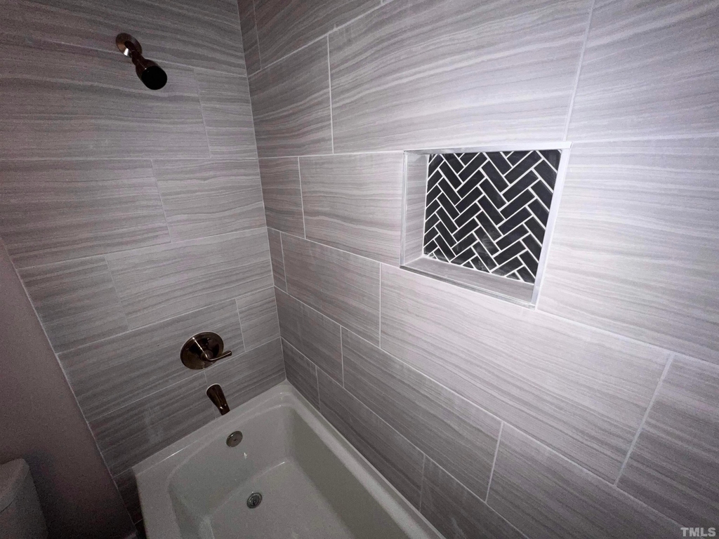 220 Elizabeth Street - Photo 37