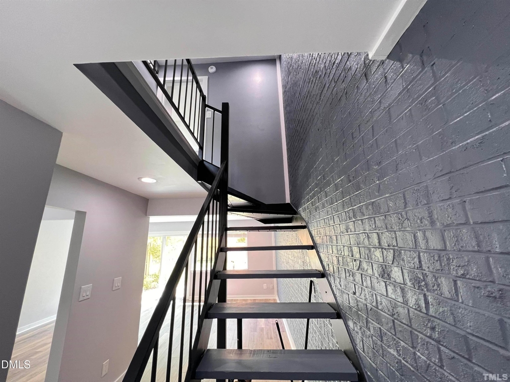 220 Elizabeth Street - Photo 57