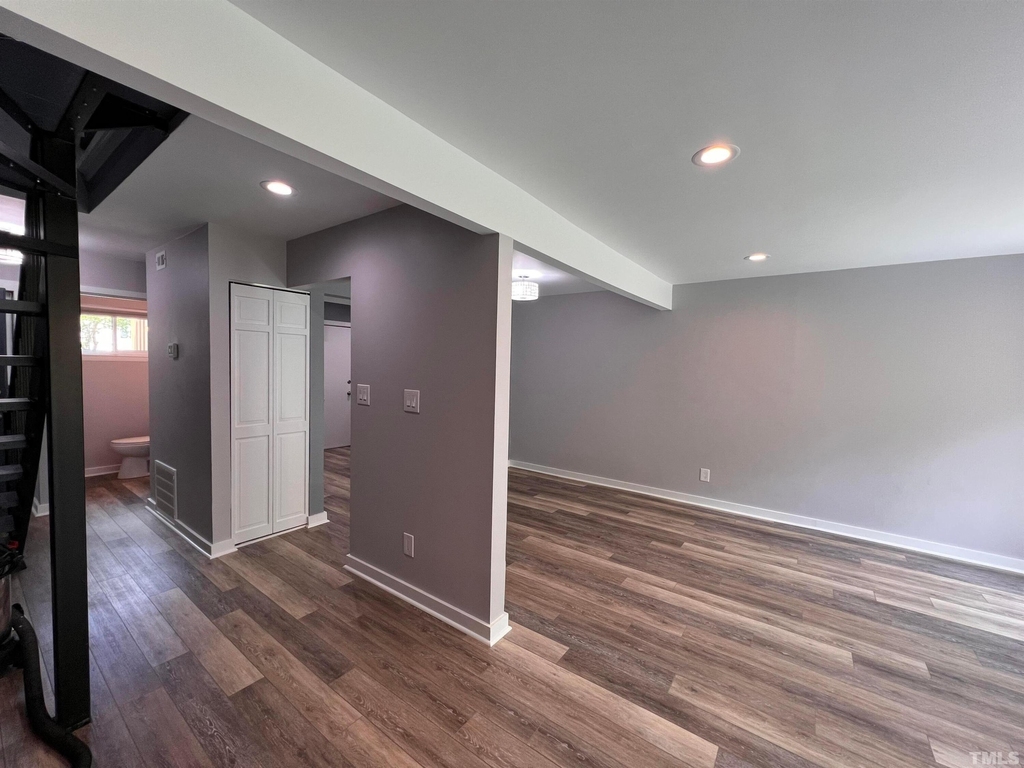 220 Elizabeth Street - Photo 10