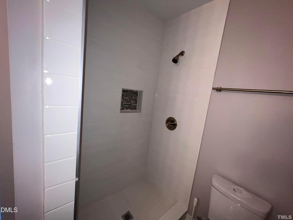 220 Elizabeth Street - Photo 73