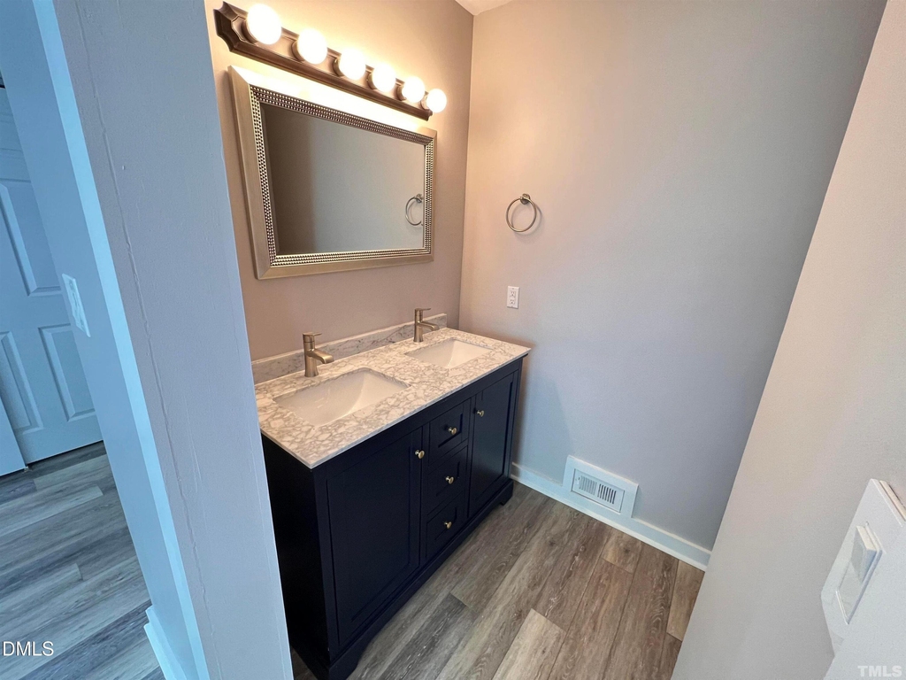 220 Elizabeth Street - Photo 85