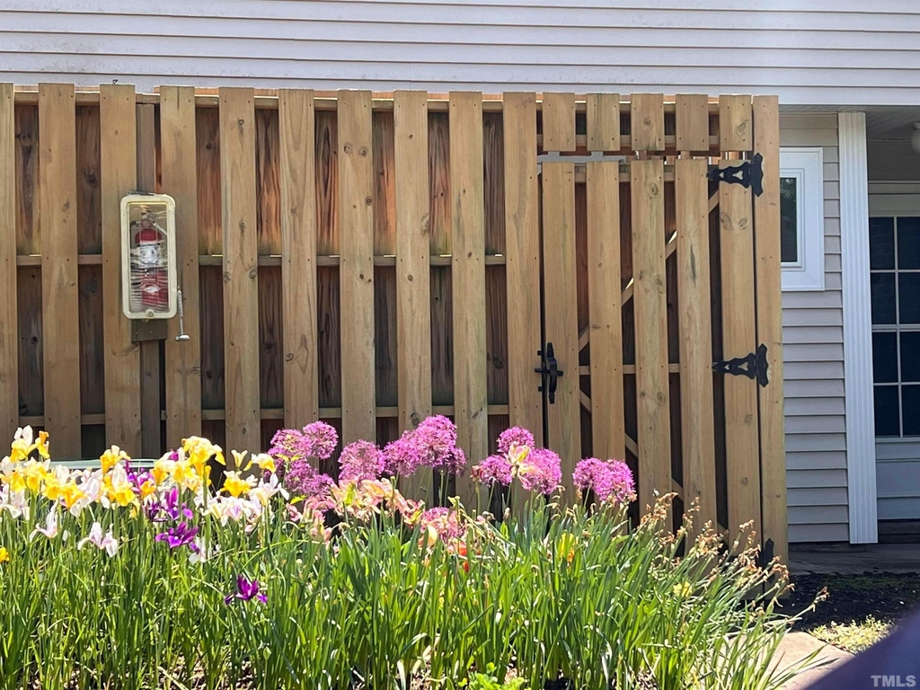 220 Elizabeth Street - Photo 44