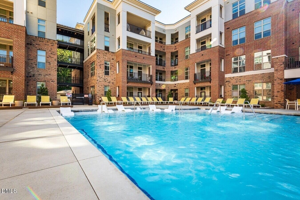 600 Carraway Crossing - Photo 2