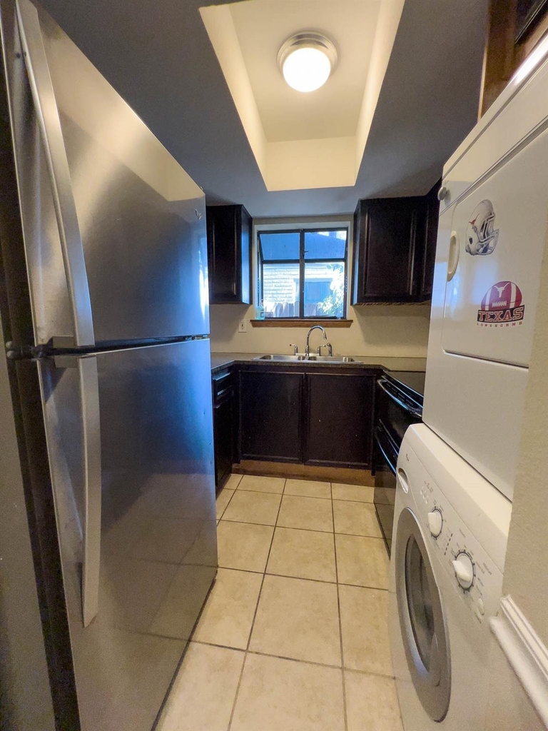 3506 Speedway St - Photo 5
