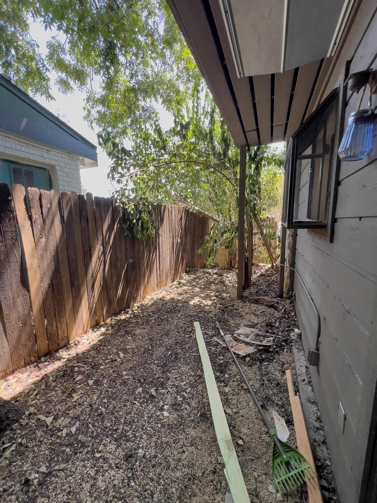 3506 Speedway St - Photo 4