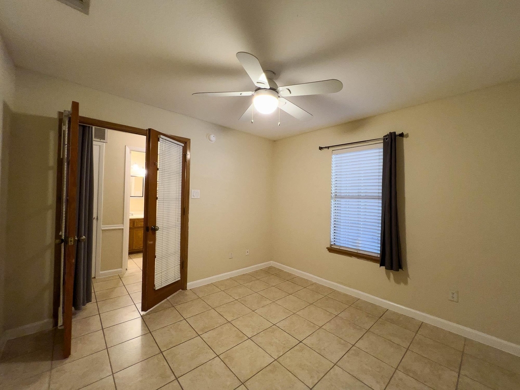 3506 Speedway St - Photo 7