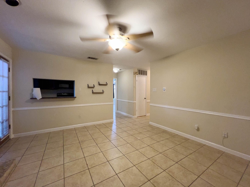 3506 Speedway St - Photo 3