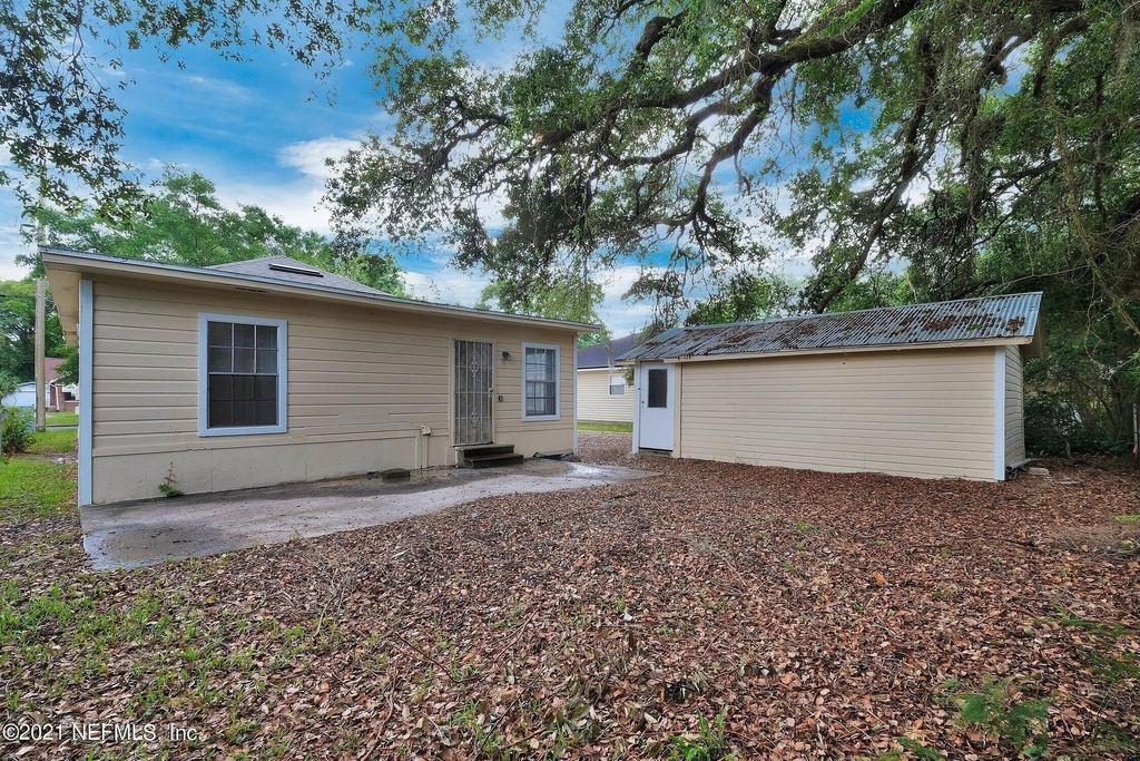 6418 Sapphire Drive - Photo 0