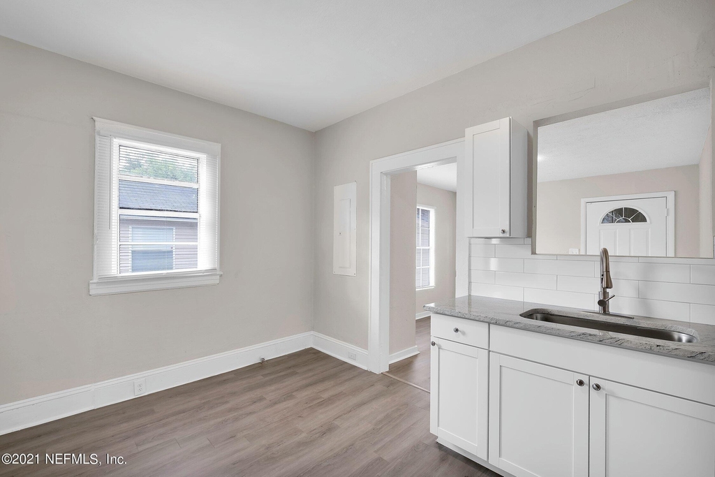 6418 Sapphire Drive - Photo 10