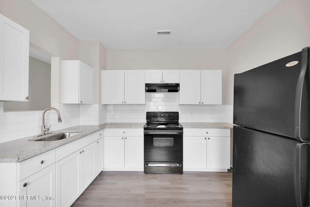 6418 Sapphire Drive - Photo 12