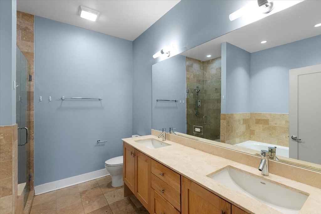 207 E 31st Street - Photo 7
