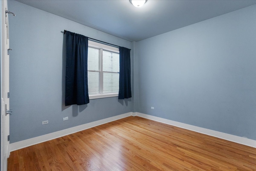 207 E 31st Street - Photo 6