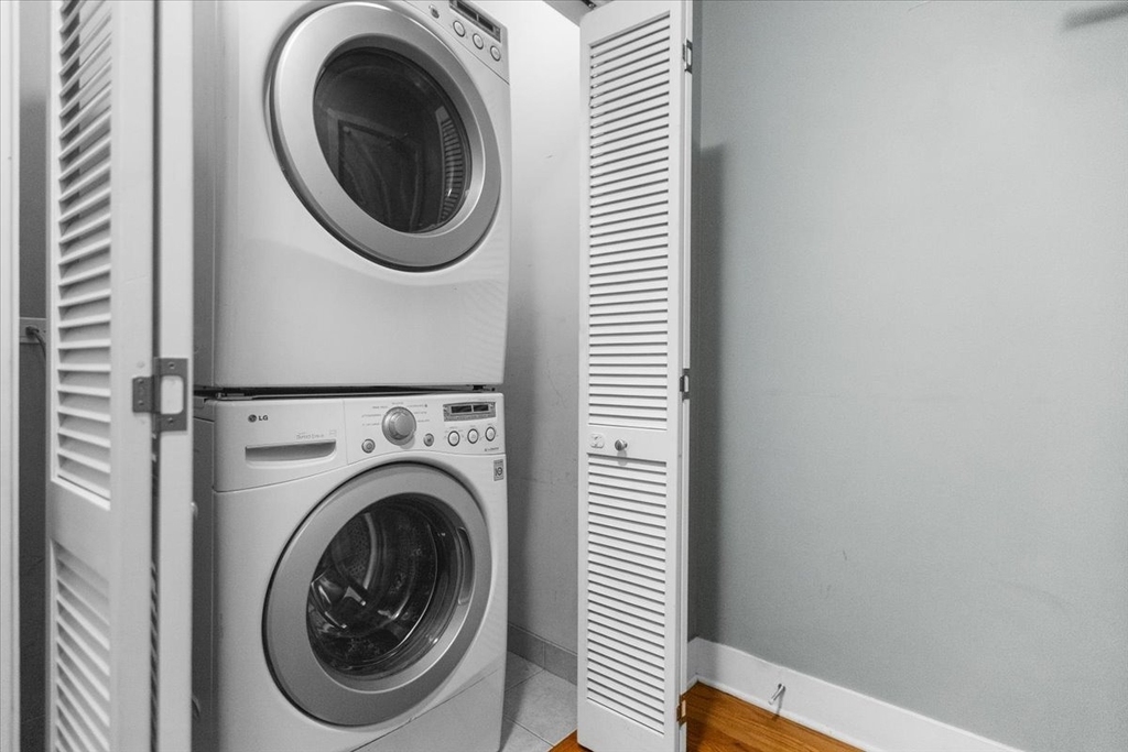 207 E 31st Street - Photo 8