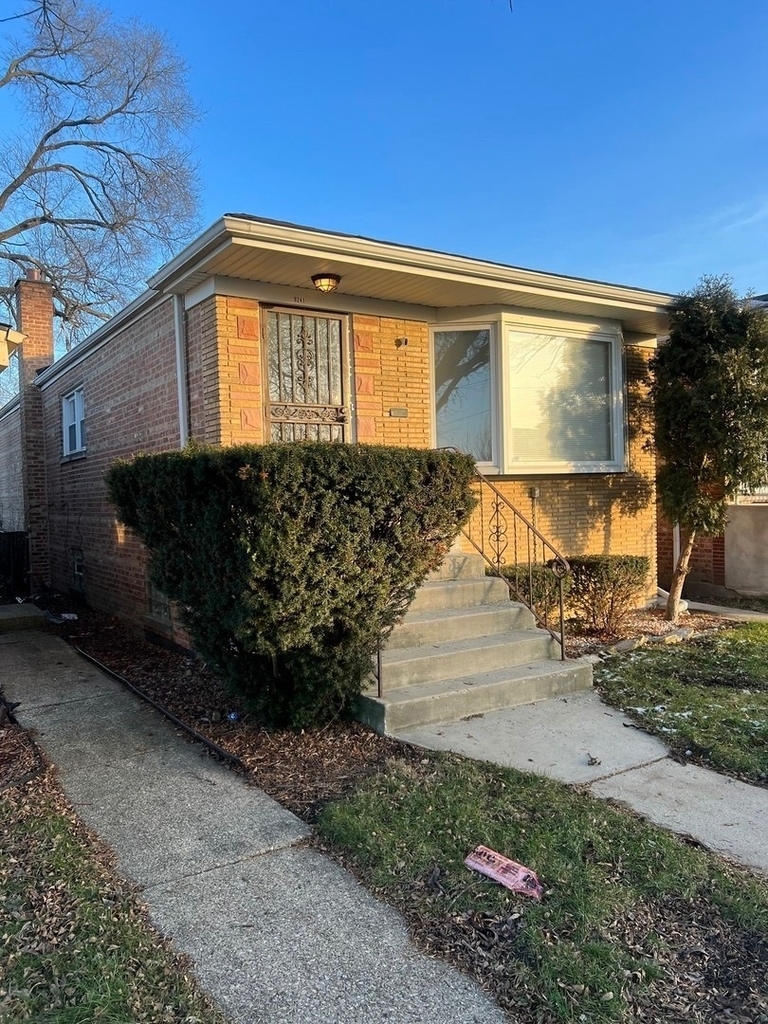9241 S Emerald Avenue - Photo 2