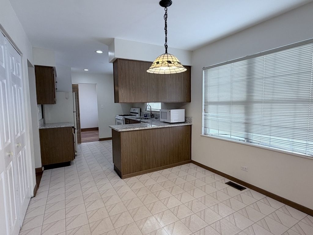 1817 Altoona Court - Photo 4