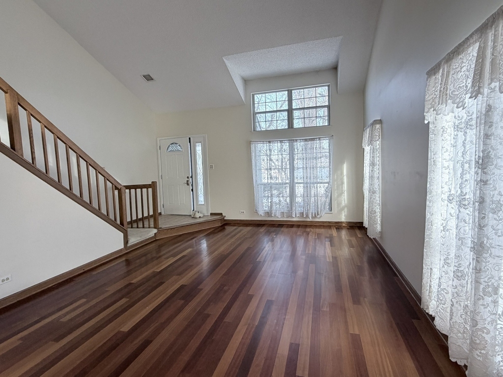 1817 Altoona Court - Photo 2