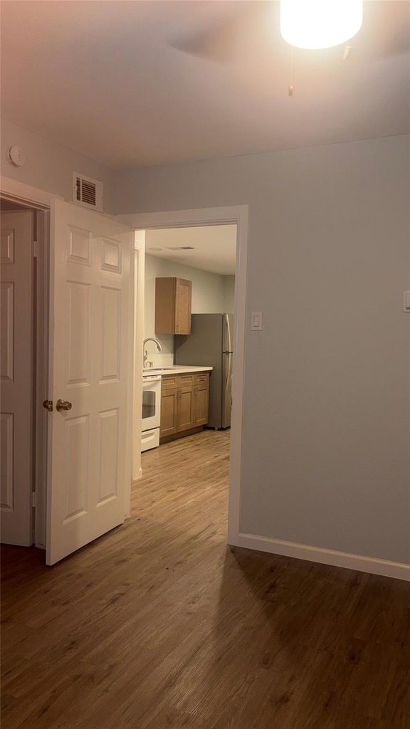 4624 Bell Street - Photo 7