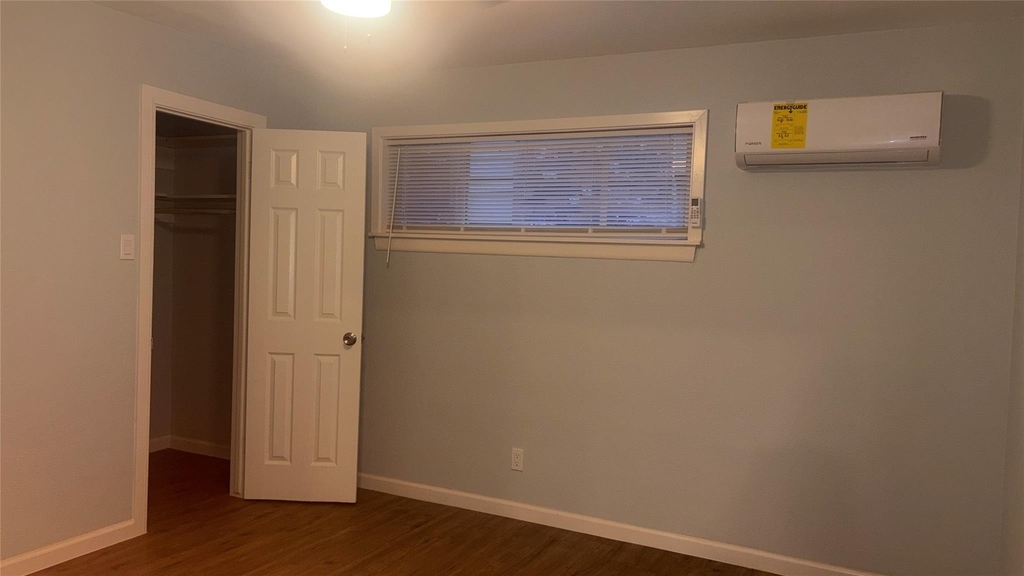 4624 Bell Street - Photo 5