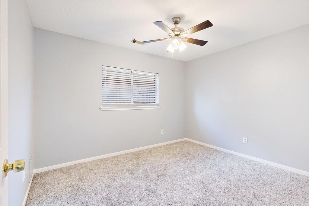 2922 Abbey Field Drive - Photo 14