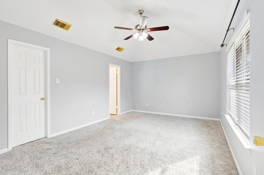2922 Abbey Field Drive - Photo 10