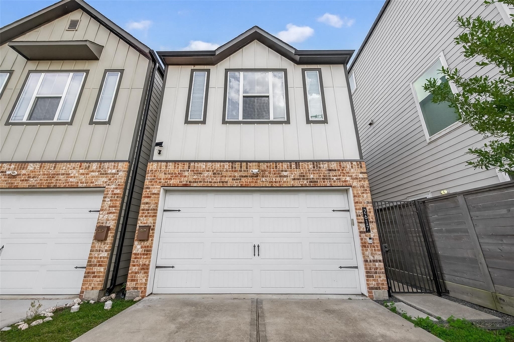 2617 Live Oak Street - Photo 0