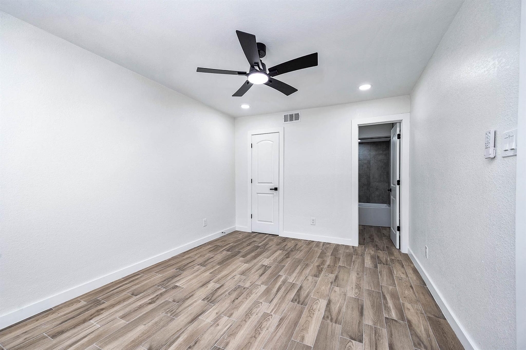 5532 Beverly Hill Street - Photo 5