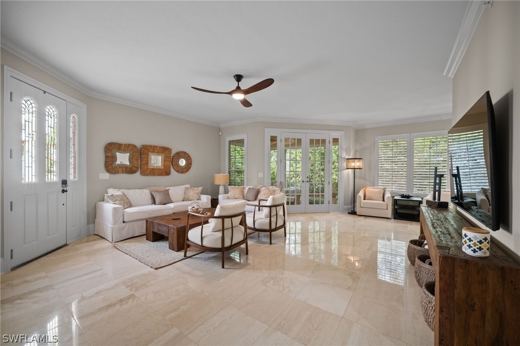 261 Colonade Circle - Photo 3