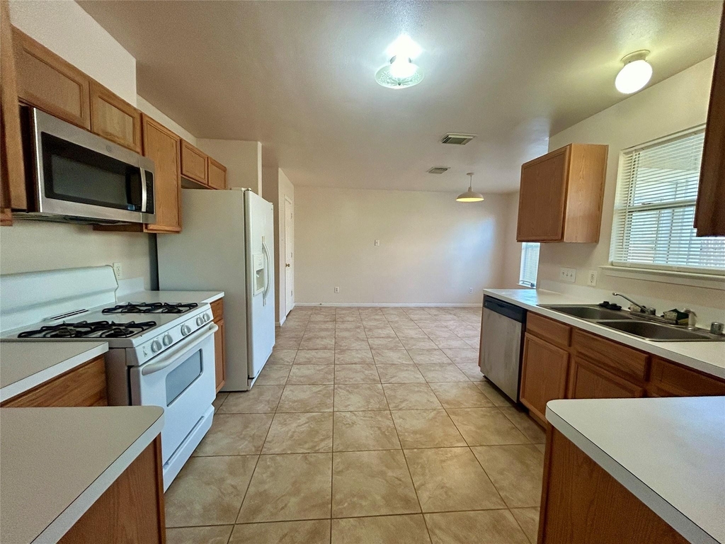 19718 River Pointe Lane - Photo 14