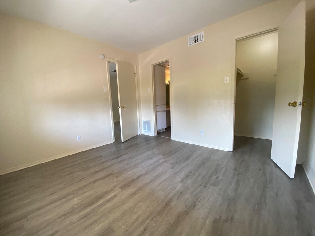 208 Kelly Street - Photo 8
