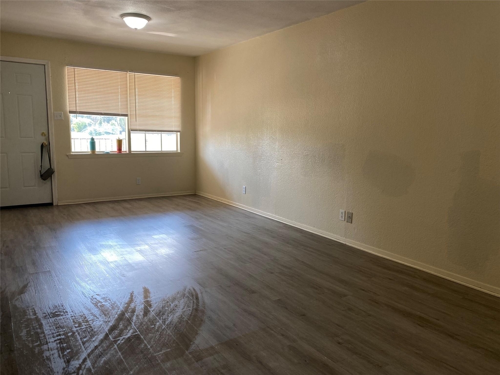 208 Kelly Street - Photo 1