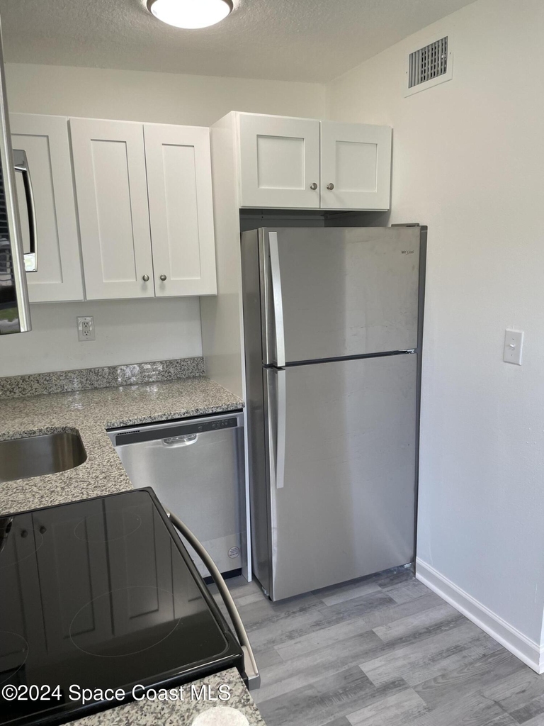 2659 Burns Avenue - Photo 3