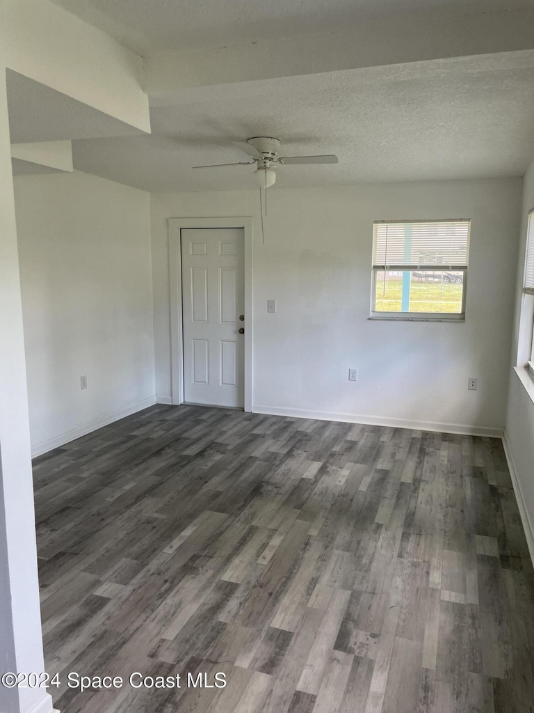 2659 Burns Avenue - Photo 4
