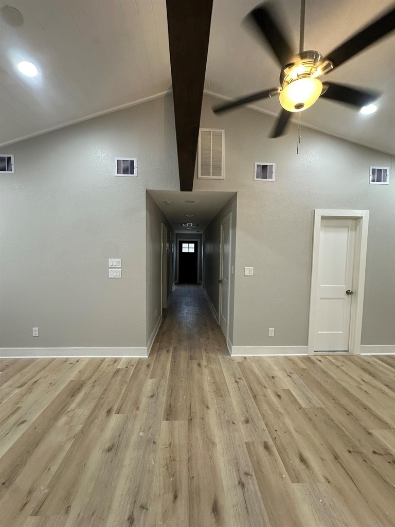 8223 Wallis Street - Photo 11