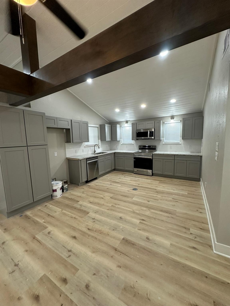 8223 Wallis Street - Photo 16