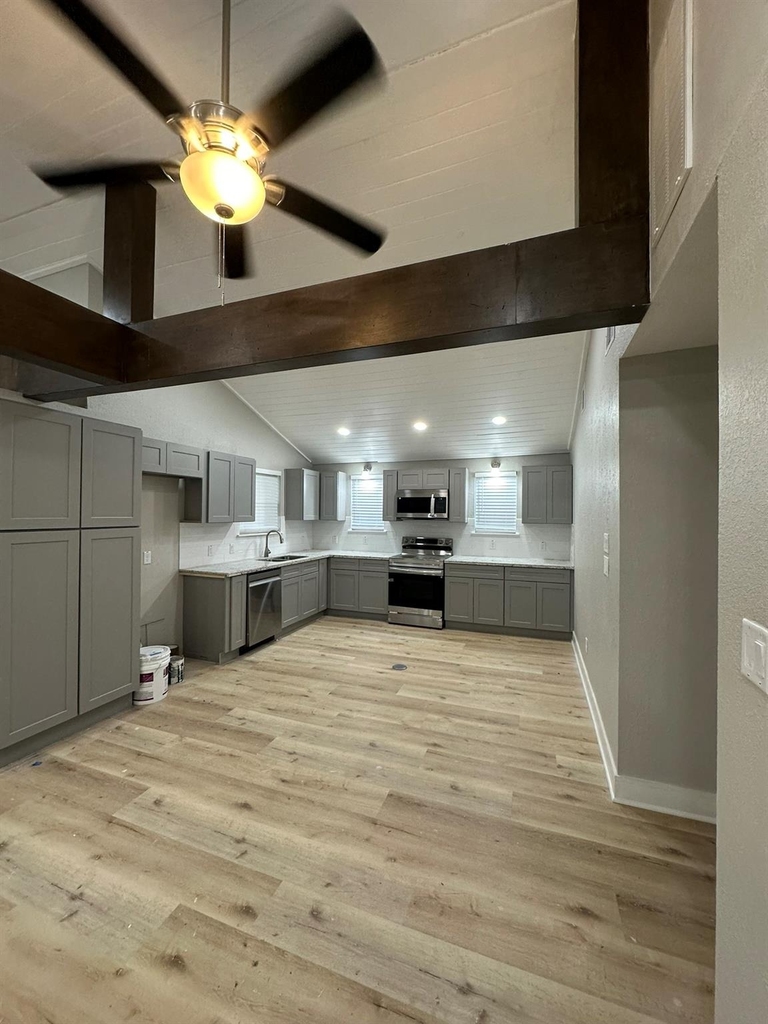 8223 Wallis Street - Photo 9