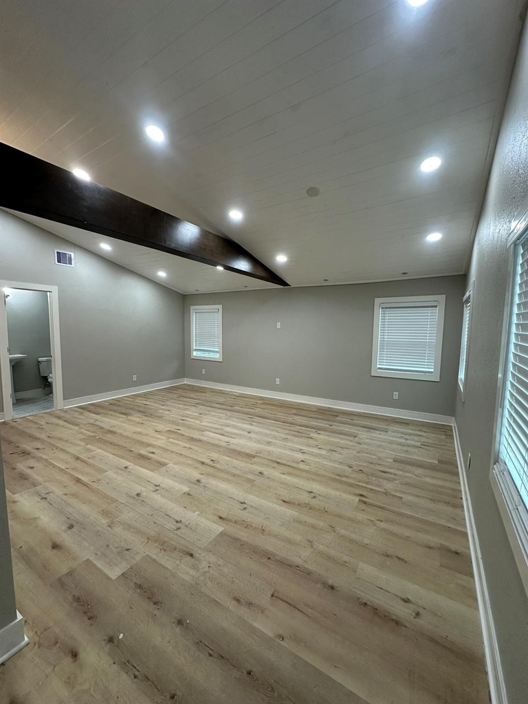 8223 Wallis Street - Photo 3