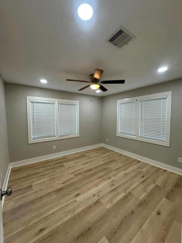 8223 Wallis Street - Photo 19
