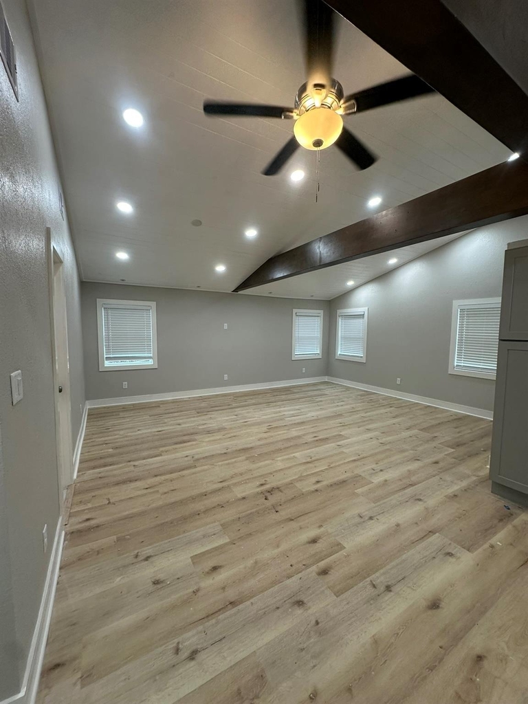 8223 Wallis Street - Photo 12