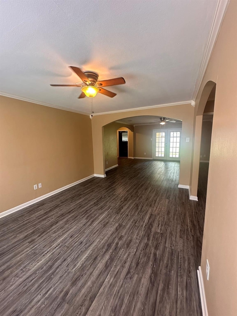 5830 Effingham Drive - Photo 14