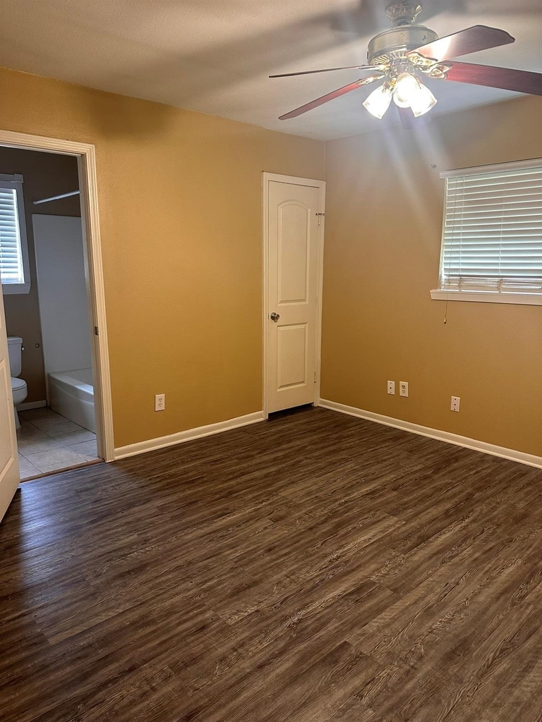 5830 Effingham Drive - Photo 8