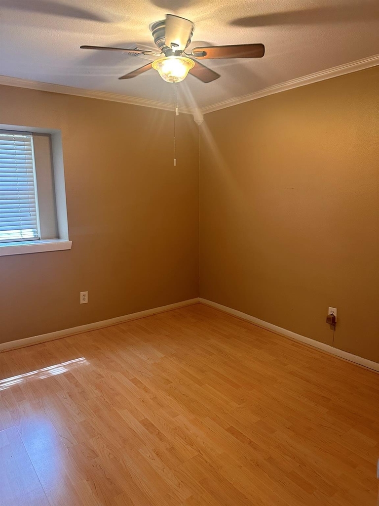 5830 Effingham Drive - Photo 2