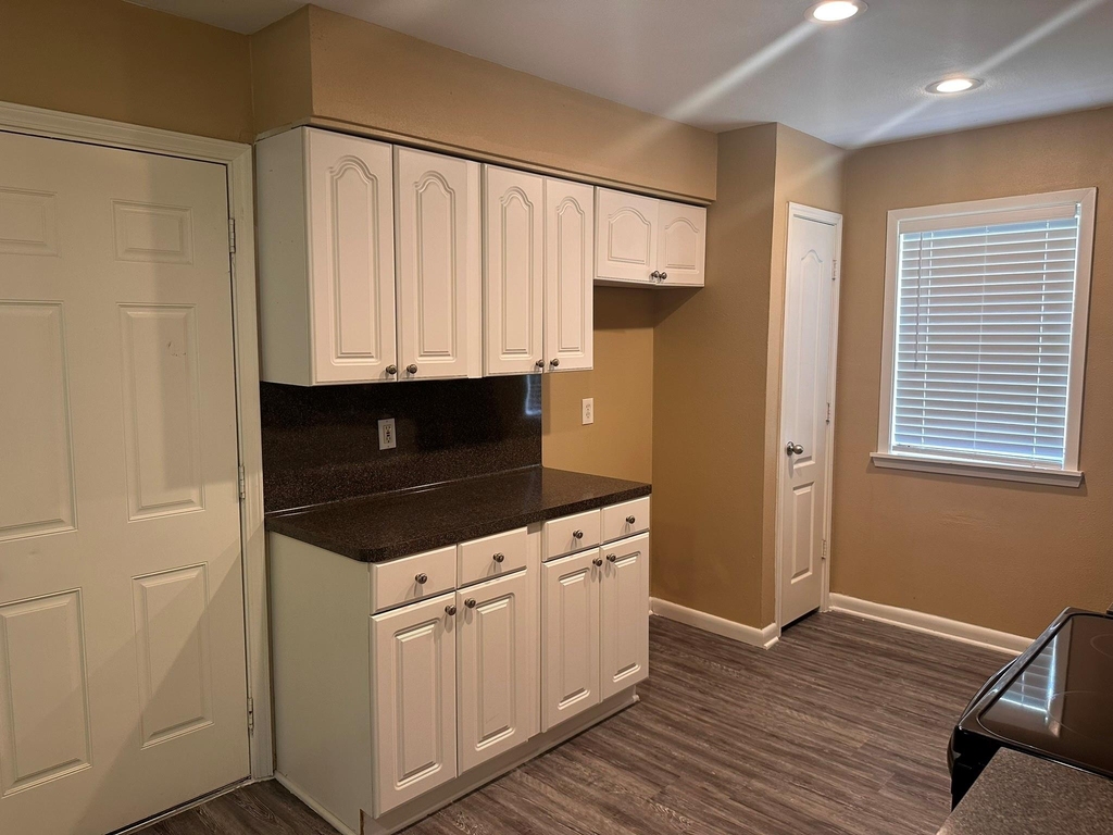 5830 Effingham Drive - Photo 11
