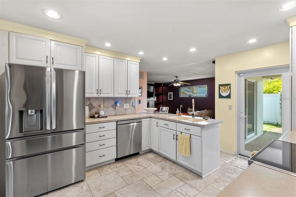 1191 87th Avenue N - Photo 5